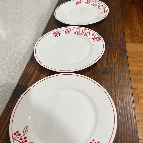 Corelle Berries and Leaves Vintage Retired dishes